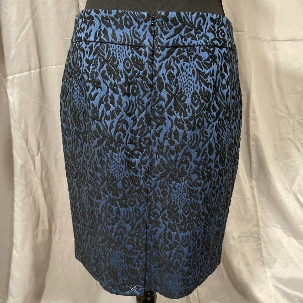 Ann Taylor Jacquard Blue and Black Embroidered Pencil Skirt - Picture 3 of 7